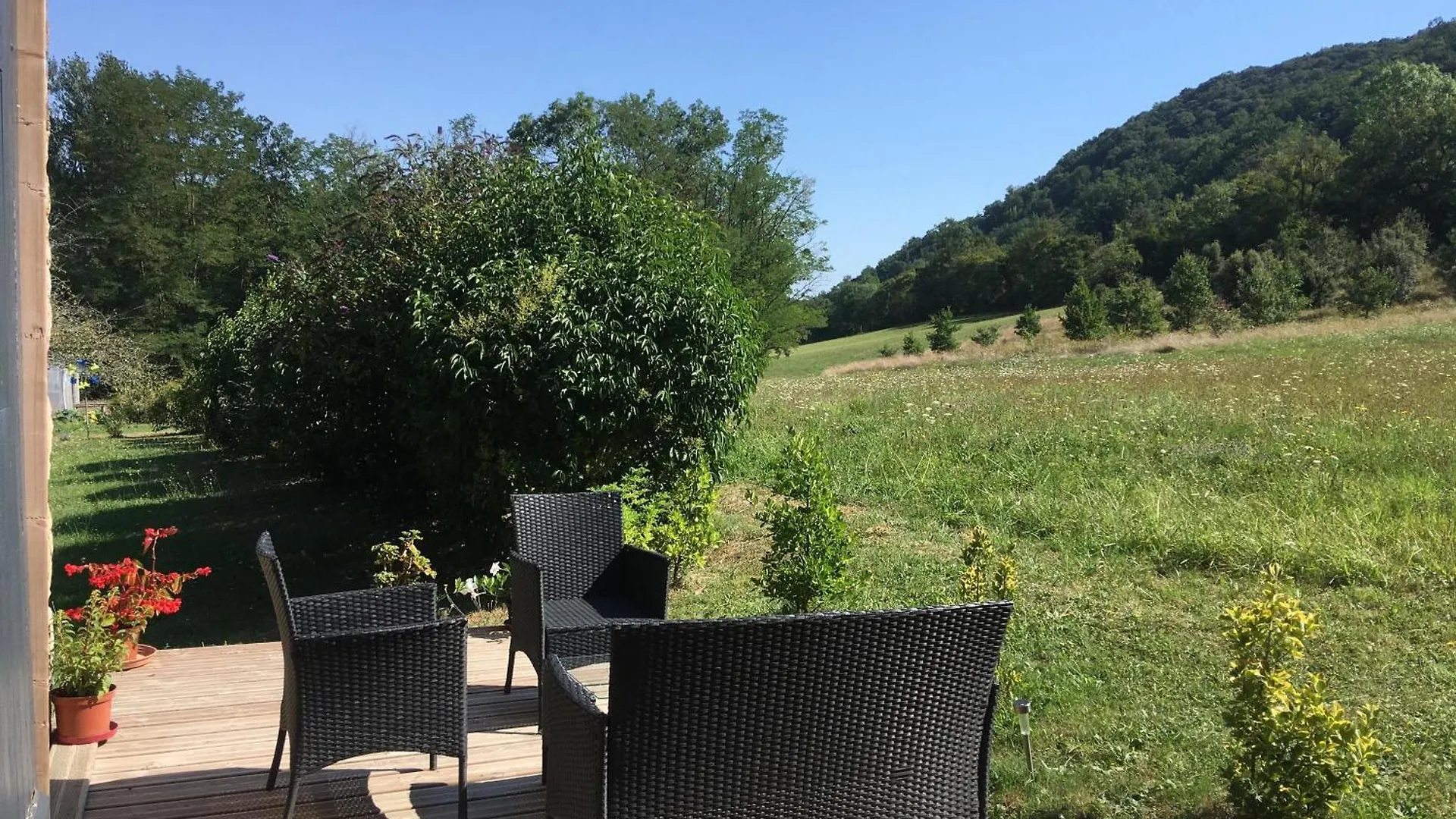 Holiday home Gite La Glycine Dun